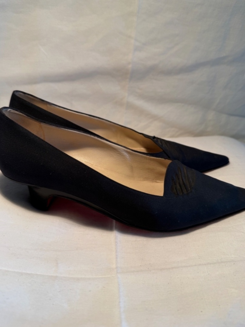 Vintage Christian Louboutin Black Leather Pointed Toe Kitten Heels - Picture 5 of 6